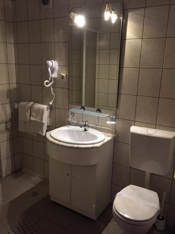 Hotel Mic Букурещ Екстериор снимка