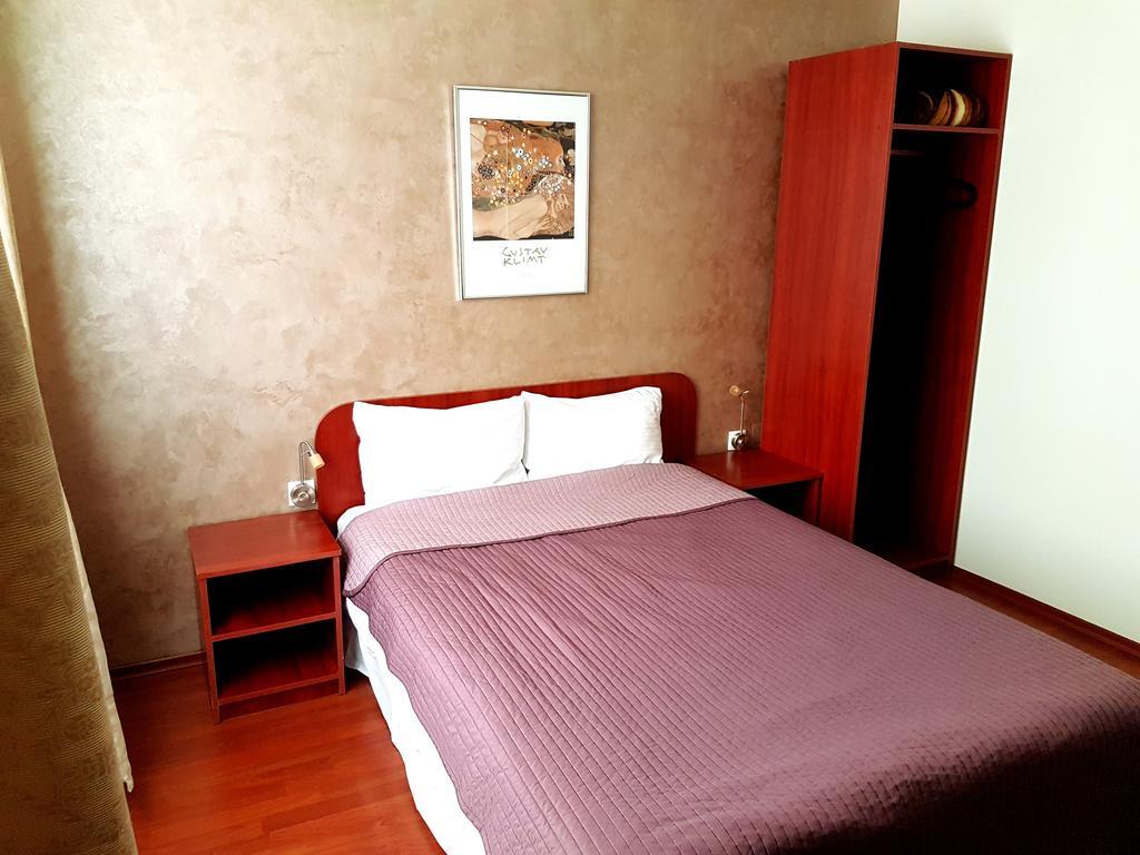 Hotel Mic Букурещ Екстериор снимка