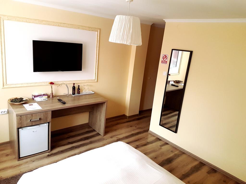 Hotel Mic Букурещ Екстериор снимка
