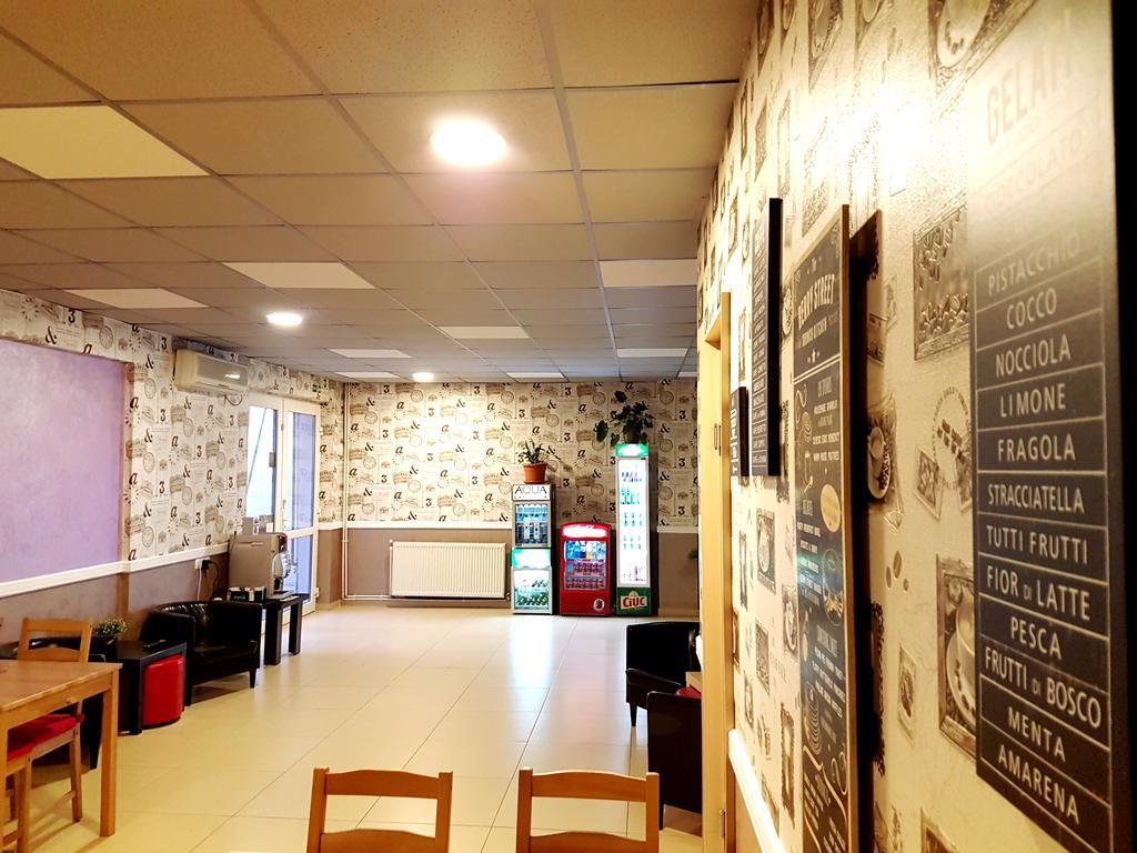 Hotel Mic Букурещ Екстериор снимка