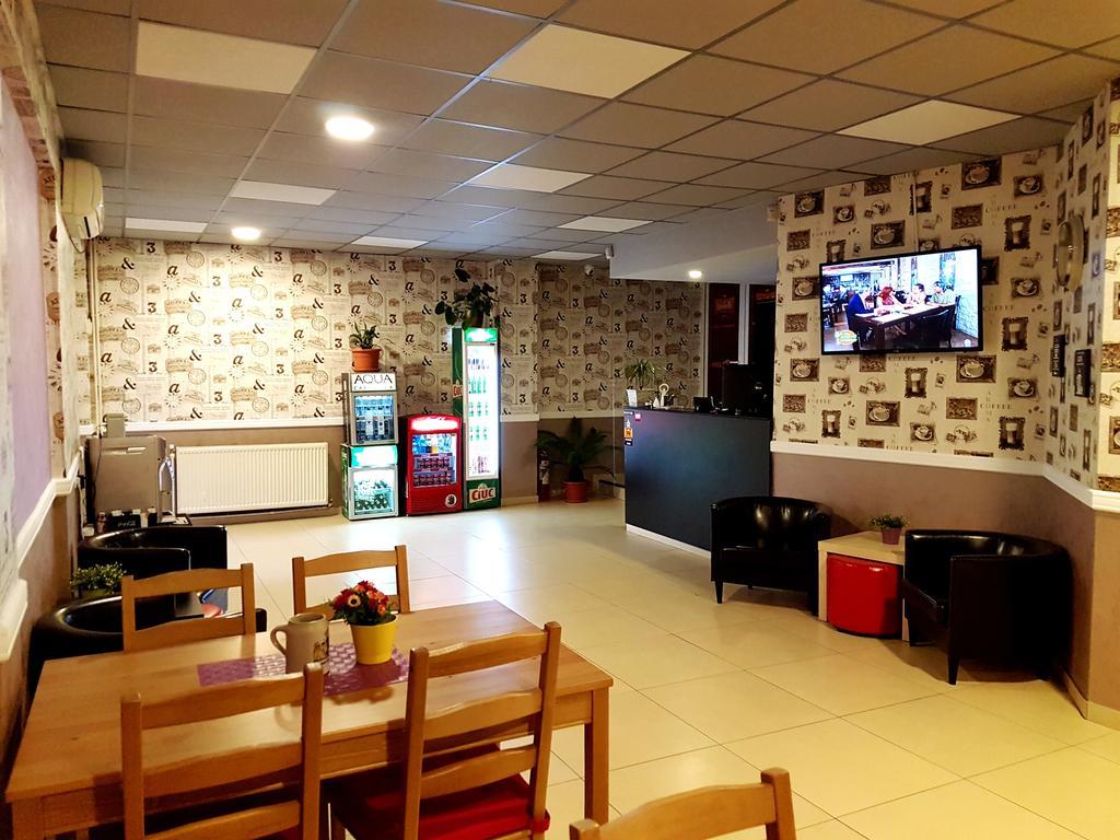 Hotel Mic Букурещ Екстериор снимка